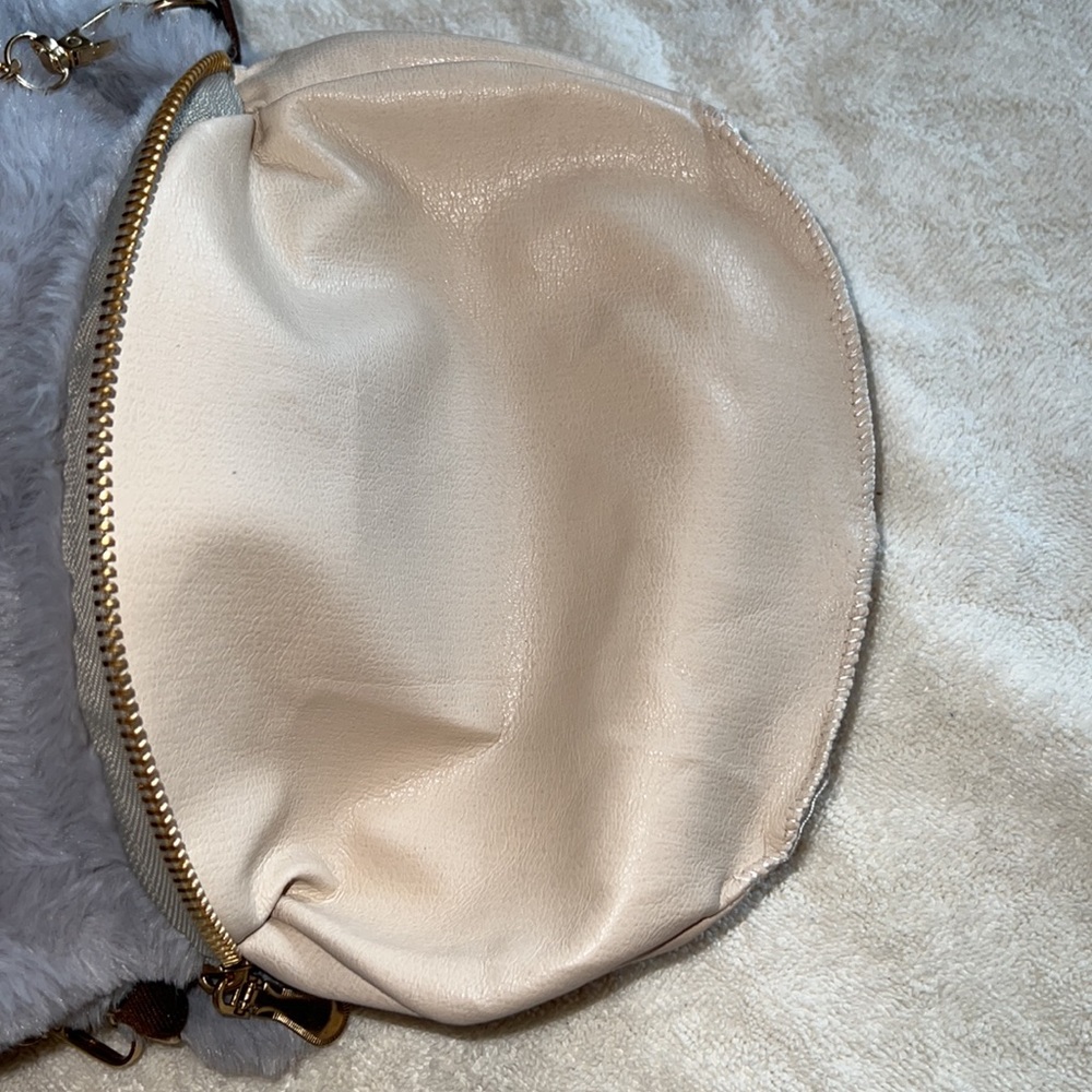 🌟Cute Cat “Fur” Shoulder Bag NWOT☀️Host Pick ☀️ - Picture 11 of 15
